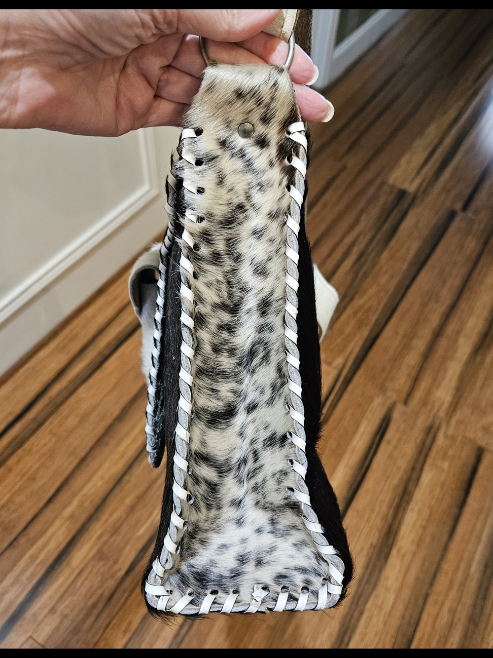 Vintage Black and White Cowhide Crossbody Bag - Genuine Haircalf - Picture 4 of 5